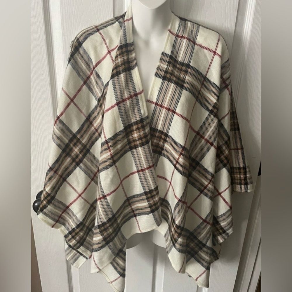 V Fraas ruana wrap/poncho/shawl in plaid